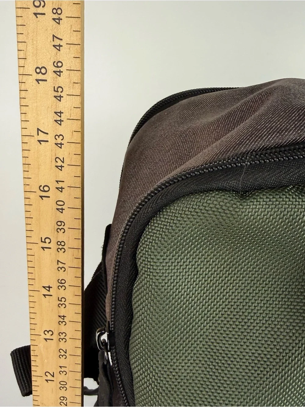 Manfrotto Street Camera and Laptop Backpack for DSLR/CSC (Green and Gray)